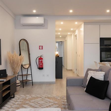 Stylish Apartment W/ River View By Lovelystay โอเอรัช ภายนอก รูปภาพ