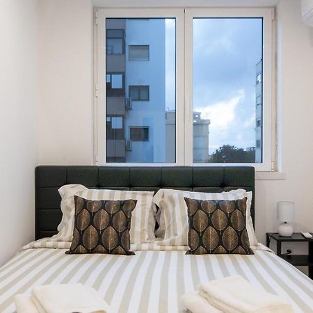 Stylish Apartment W/ River View By Lovelystay โอเอรัช ภายนอก รูปภาพ