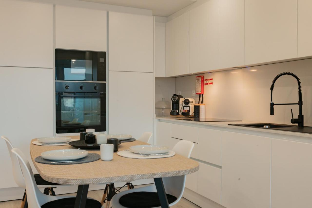 Stylish Apartment W/ River View By Lovelystay โอเอรัช ภายนอก รูปภาพ