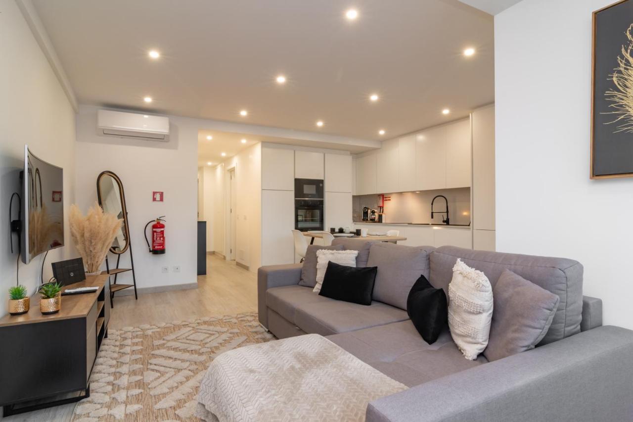 Stylish Apartment W/ River View By Lovelystay โอเอรัช ภายนอก รูปภาพ