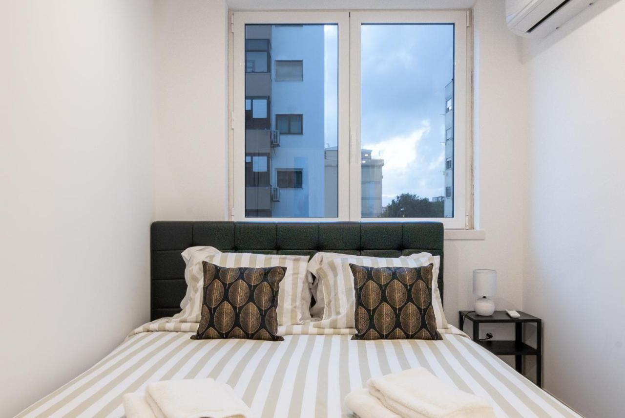 Stylish Apartment W/ River View By Lovelystay โอเอรัช ภายนอก รูปภาพ