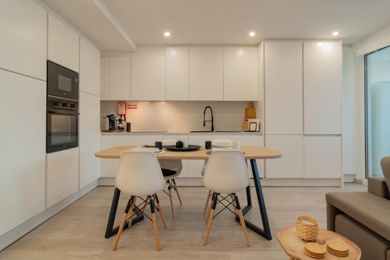 Stylish Apartment W/ River View By Lovelystay โอเอรัช ภายนอก รูปภาพ